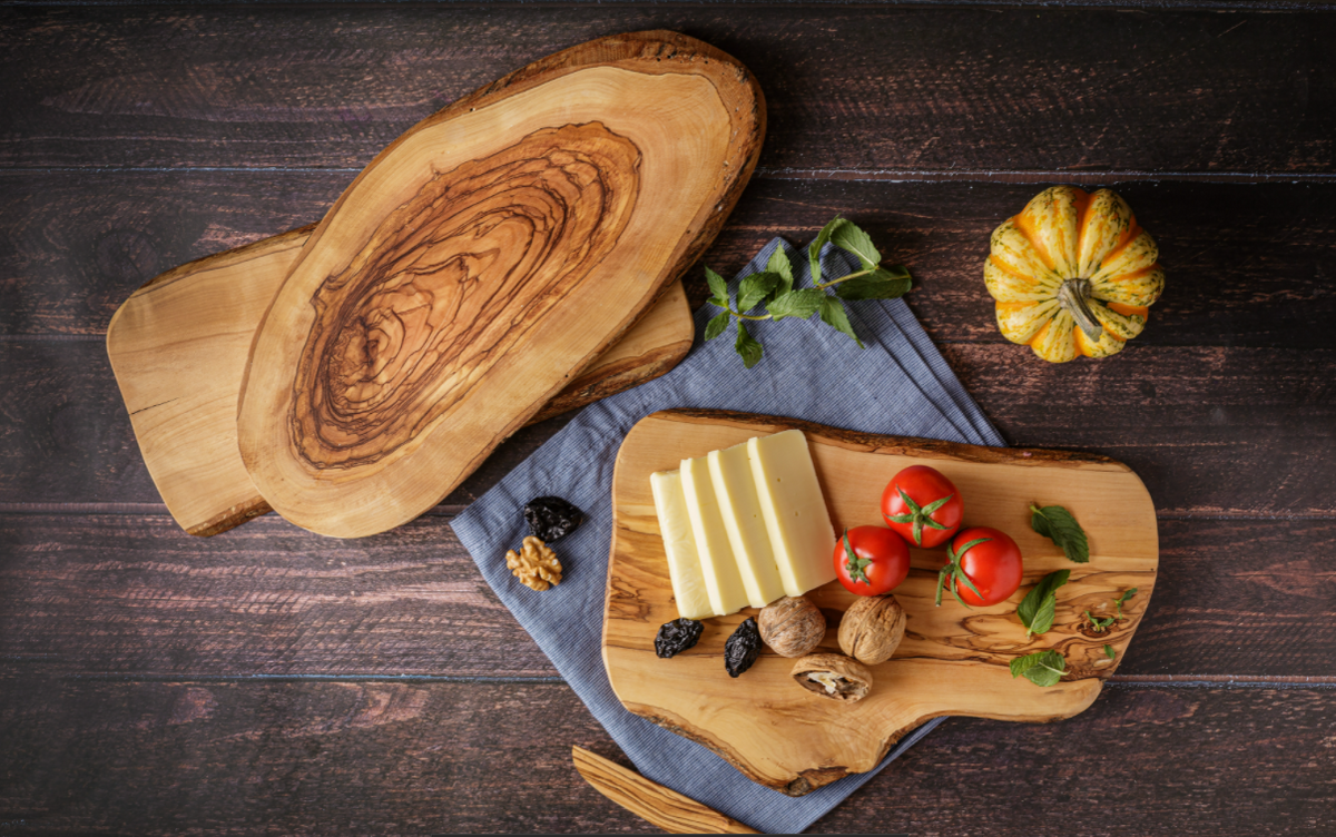 Oliver's Kitchen 3 x Set of Wooden Chopping Boards - Different Sizes for Every Occasion - Beautifully Designed, Durable & Hard Wearing - 100%